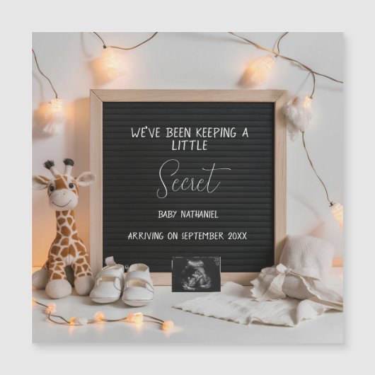 A sweetly sitting giraffe  pregnancy announcement  (Voorkant)