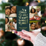 A Thrill of Hope | Moderne Kerstmis met fotocollag Folie Feestdagenkaart<br><div class="desc">Deze stijlvolle kerstcollage-feestfotokaart bevat vier fotosjablonen en een moderne typografie: "A Thrill of Hope,  The Weary World Rejoices." De achterkant van de kaart bevat een overeenkomend patroon van holly bessen,  bladeren en pijnbomen in diep groen. Eenvoudig te personaliseren!</div>