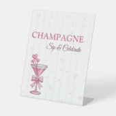 A Tiny Bit Engaged Champagne Bar Sign Reclamebord Met Voetstuk (Voorkant)
