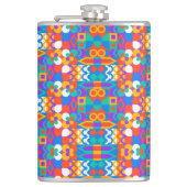 A vibrant flask featuring a colorful geometric  heupfles (Voorkant)