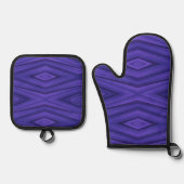 A vibrant purple oven mitt and pot holder set  (Voorkant)