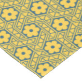 A yellow and blue Indian lattice flower pattern Tafelkleed (Gekanteld)