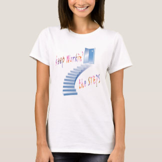 AA Doorgaan met het uitvoeren van de stapsgewijze T-shirt