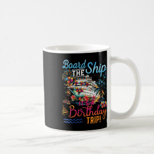 Aan boord van het schip is een verjaardagsreis fam koffiemok