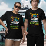Aan boord van het schip Verjaardagscruise T-shirt<br><div class="desc">Dit ontwerp kan op het gebied worden gepersonaliseerd dat door de foto en/of tekst te veranderen wordt verstrekt. Of het kan worden aangepast door te klikken deze Sjabloon personaliseert en dan de klik te kiezen om verdere optie aan te passen en de kleur van de achtergrond te schrappen of te...</div>