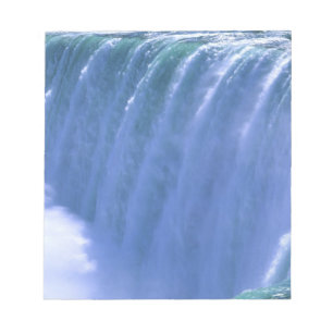 Aan de rand van de krachtige Niagara Falls, New Yo Notitieblok