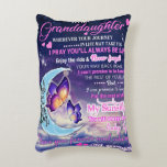 Aan mijn kleindochter Butterflies Birthday Gift Id Accent Kussen<br><div class="desc">Aan mijn kleindochter Butterflies Birthday Gift Idee</div>