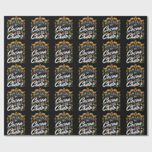 Aangedreven door cacao en chaos grappig kerstcadea cadeaupapier