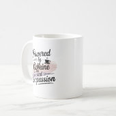 Aangedreven door cafeïne en compassie koffiemok (Voorkant links)