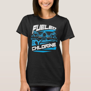 Aangedreven Door Chloor Mooie Zwemmer Grappig Zwem T-shirt