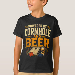 Aangedreven door cornhole en bier grappige tailgat t-shirt
