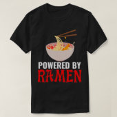 Aangedreven door Japanse rode naalden met stokjes T-shirt (Design voorkant)