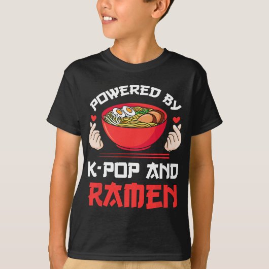 Aangedreven door K-pop en Ramen Kpop Merch Merchan T-shirt (Voorkant)
