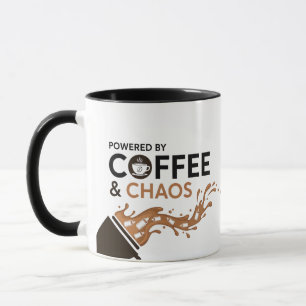 Aangedreven door koffie en chaos Grappige ouder Mok