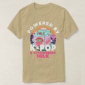 Aangedreven door KPop- en aardbeienmelk Kawaii T-shirt (Design voorkant)