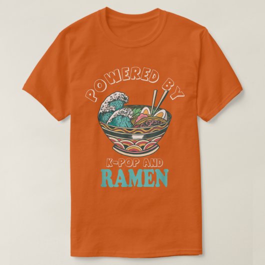 Aangedreven door Kpop en Ramen Anime T-shirt (Design voorkant)