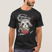 Aangedreven door Ramen Cute Raccoon Eats Ramen T-shirt (Voorkant)