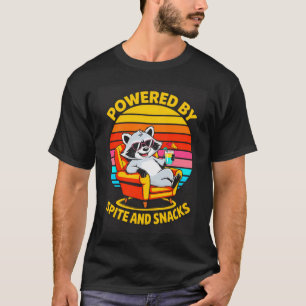 Aangedreven Door Wrok En Snacks Wasbeer Humor T-shirt