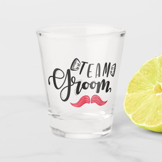 Aangekleed voor Team Bruidegom! Shot Glas (Voorkant)