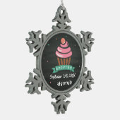 Aangenomen Cupcake - Aangepaste naam Datum Tin Sneeuwvlok Ornament (Links)