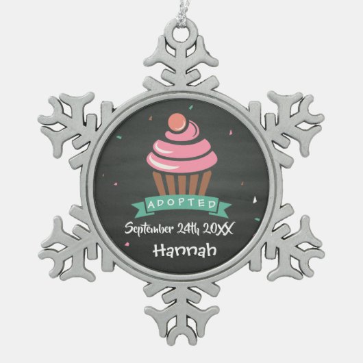 Aangenomen Cupcake - Aangepaste naam Datum Tin Sneeuwvlok Ornament (Voorkant)