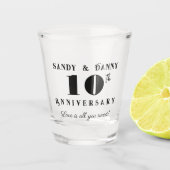 Aangepast 10-jarig jubileum script zwart wit moder shot glas (Voorkant)