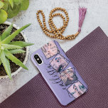 Aangepast 4 Monogram met handgeschreven foto-voorb Case-Mate iPhone Case<br><div class="desc">Dit romantische, coole en moderne hoesje is ideaal voor iedereen die zijn geliefde mee wil nemen. Het beschikt over vier aanpasbare foto-afbeeldingen. Bovenop de foto's staan zwart geschetste gedraaide lijsten voor een unieke en eigentijdse touch. Het toont ook een plaats voor een monogramnaam bovenop een eenvoudige lila paarse achtergrond. Voel...</div>