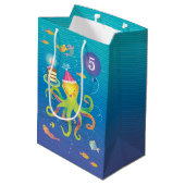 Aangepast 5 Blauw, Turquoise en Octopus Gift Bag Medium Cadeauzakje (Achterkant Gekanteld)