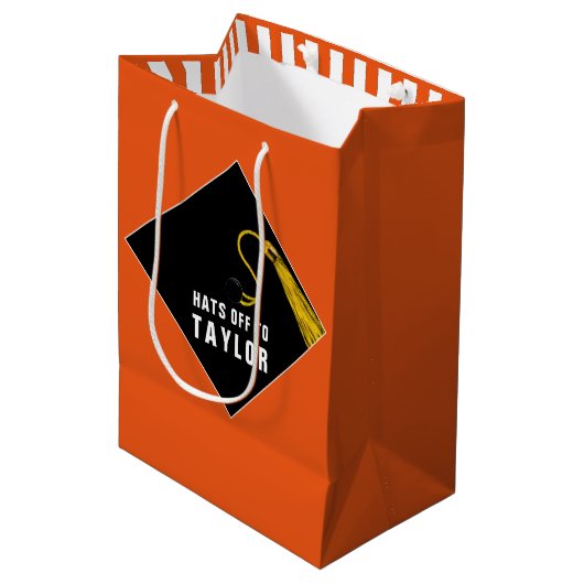 Aangepast Afstuderen Oranje Middelgrote Gift Bag Medium Cadeauzakje (Voorkant Gekanteld)