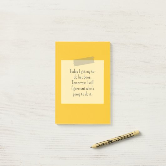 Aangepast badge logo ontwerp post-it® notes (Op bureau)
