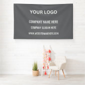 Aangepast bedrijfslogo | bedrijfsnaam & slogan aan spandoek (Insitu)