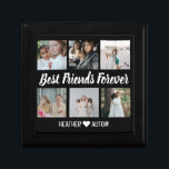 Aangepast beste vrienden foto raster collage keepo cadeaudoosje<br><div class="desc">Op zoek naar het perfecte cadeau voor je beste vriend? Kijk niet verder dan deze gepersonaliseerde doos van de de collage van het de naaktslak van de de foto beste vrienden van het douane net! Deze juwelendoos is het perfecte geschenk voor je bijen. Dit one-of-a-kind is perfect voor elke vriend...</div>
