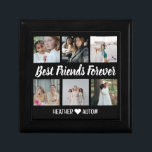 Aangepast beste vrienden foto raster collage keepo cadeaudoosje<br><div class="desc">Op zoek naar het perfecte cadeau voor je beste vriend? Kijk niet verder dan deze gepersonaliseerde doos van de de collage van het de naaktslak van de de foto beste vrienden van het douane net! Deze juwelendoos is het perfecte geschenk voor je bijen. Dit one-of-a-kind is perfect voor elke vriend...</div>