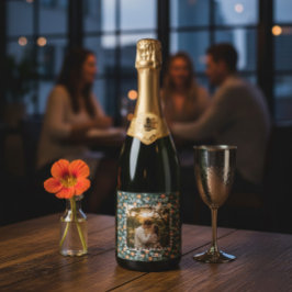 Aangepast bloemstuk verlovingsfoto champagne  sparkling wijnetiket