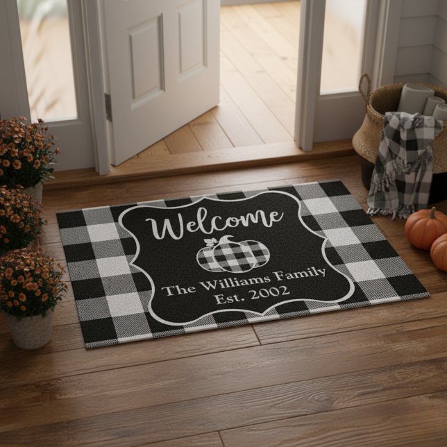 Aangepast bufferbord voor zwart-witherfst - Welkom Deurmat (Custom Buffalo Plaid Black & White Autumn Welcome Doormat)