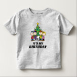 Aangepast Charlie Brown en Friends Winter Birthday Kinder Shirts<br><div class="desc">Viel je verjaardag op met dit superschattige shirt van de verjaardag van de pinda's.</div>