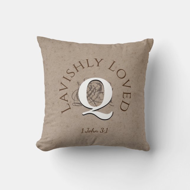 Aangepast Christelijk Monogram LAVISHLY LOVED Kussen (Voorkant)