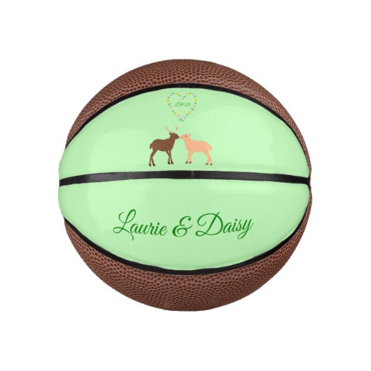 Aangepast deer Couple en Daisy Heart Basketbal (Voorkant)