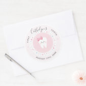 Aangepast eerste tienduizend kindermeisje ronde sticker (Envelop)