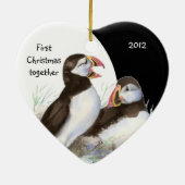 Aangepast gedateerd gezinsmonogram en Puffins voge Keramisch Ornament (Achterkant)