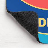 Aangepast geel monogram op kleurrijk muismat (Hoek)