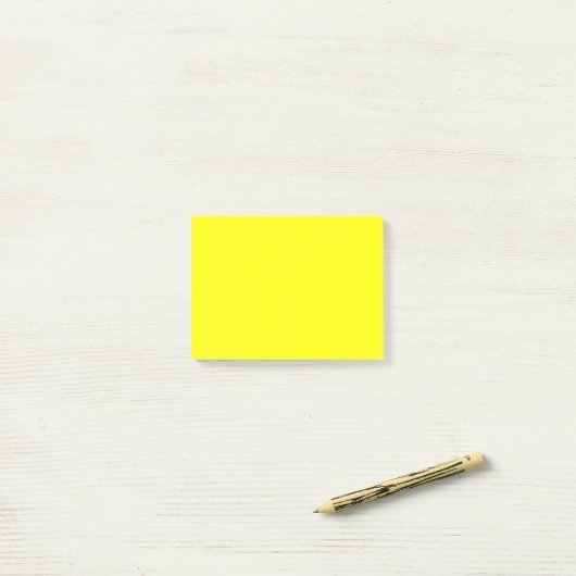 Aangepast gekleurd hooglicht geel post-it® notes (Op bureau)