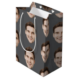 Aangepast gezicht gepersonaliseerde verjaardag huw medium cadeauzakje