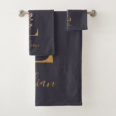 Aangepast goudblauw elegant monogram L Bad Handdoek (Insitu)