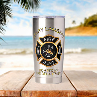 Aangepast gouden brandweer badge geïsoleerde drinkbeker