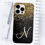 Aangepast goudglitter zwart monogram Case-Mate iPhone 14 pro max hoesje<br><div class="desc">Pas dit trendy elegante telefoondoosontwerp met  gouden mousserende glitter op een zwarte geborstelde metalen achtergrond eenvoudig aan.</div>