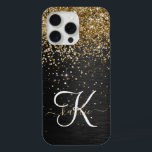 Aangepast goudglitter zwart monogram iPhone 15 pro max case<br><div class="desc">Pas dit trendy elegante telefoondoosontwerp met  gouden mousserende glitter op een zwarte geborstelde metalen achtergrond eenvoudig aan.</div>