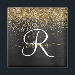 Aangepast goudglitter zwart monogram magneet<br><div class="desc">Pas dit trendy elegante magneetontwerp met  gouden mousserende glitter op een zwarte geborstelde metalen achtergrond eenvoudig aan.</div>