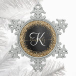 Aangepast goudglitter zwart monogram tin sneeuwvlok ornament<br><div class="desc">Pas dit trendy elegante ornament-ontwerp met  gouden mousserende glitter eenvoudig aan op een zwarte geborstelde metalen achtergrond.</div>