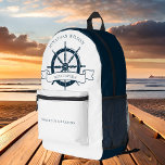 Aangepast  handvat Nautisch wiel Bedrukte Rugzak<br><div class="desc">Chique aangepaste boot kapitein rugzak voor een oceaan liner bedrijf met een marine blauwe boot stuurwiel. Dit  nautische thema ontwerp is ideaal voor een scheepsroerganger in de buurt van het strand. Personaliseer met jouw naam.</div>